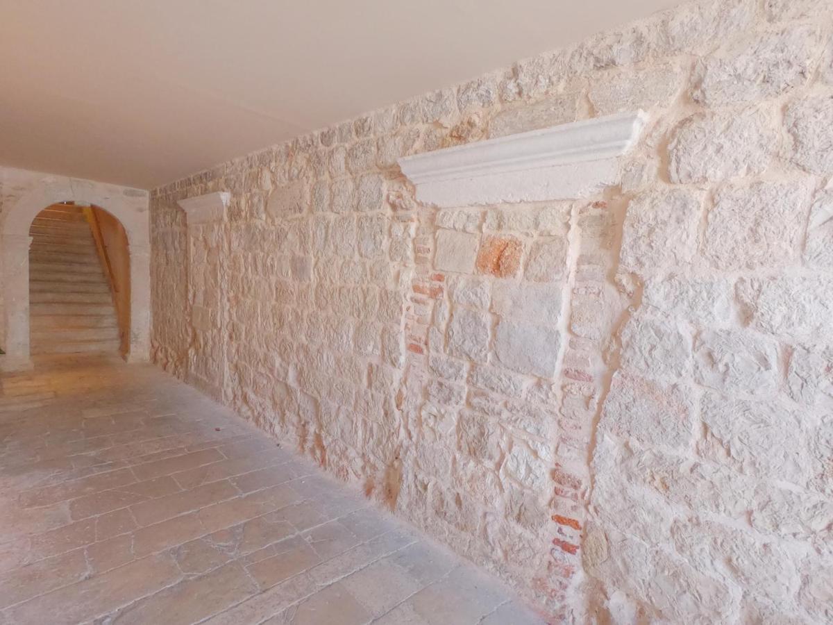 Historic Piazza House & Romantic Hidden Garden Hvar Town Exterior photo